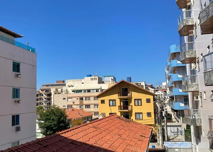 Apartamento amplo - 1 quarteirão da Praia do Forte Cabo Frio